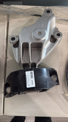 CLİO 5 1.0 TCE MOTOR TAKOZU