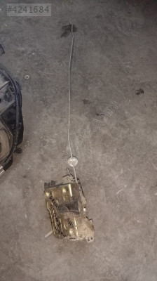 Renault Megane 1 sağ arka kapı kilidi