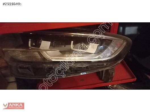 Renault Captur sol ledli far çıkma