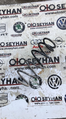 Toyota Yarıs 2015 ön sol helezon yayı