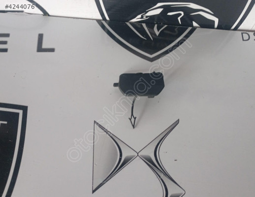 PEUGEOT 3008 E HYBRİD ARKA TAMPON ÇEKİ KAPAK 8415126XT 841512680