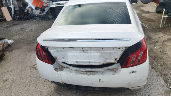 Peugeot 508 2011 bagaj kapağı