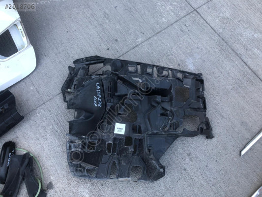 BMW İX İ20 ÖN TAMPON SAĞ İÇ BRAKET 51119789666