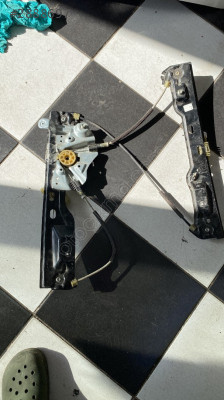 OPEL ASTRA J SAĞ ÖN CAM KRİKOSU KOMPLE