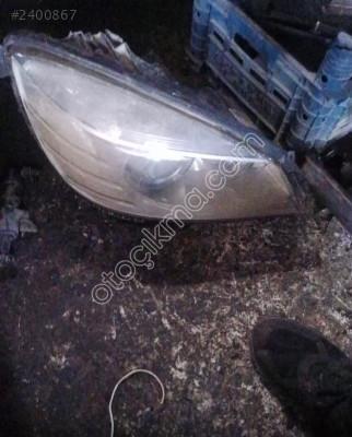 Mercedes C180 sağ ön far