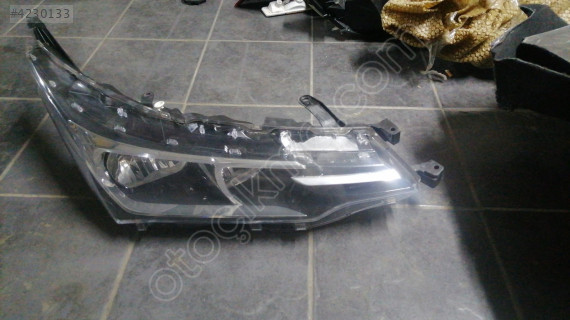 TOYOTA COROLLA SAĞ FAR