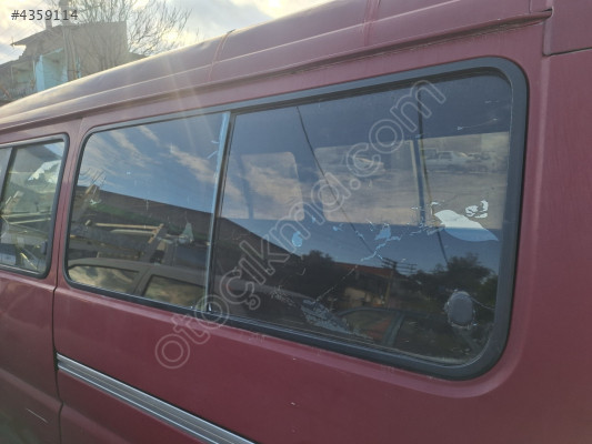 Mitsubishi L300 sol arka cam