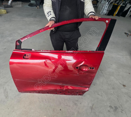 2013/2019 RENAULT CLİO 4 KIRMIZI SOL ÖN KAPI ORJINAL