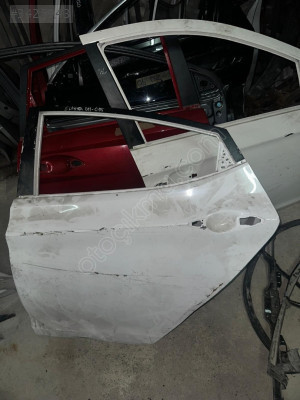 HYUNDAİ 2011-2015 ELENTRA SOL ARKA KAPI ÇIKMA ORJİNAL