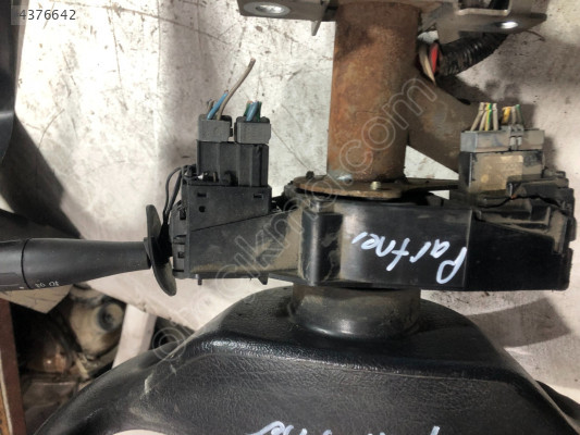 Peugeot Partner 1998-2003 Sinyal Kolu