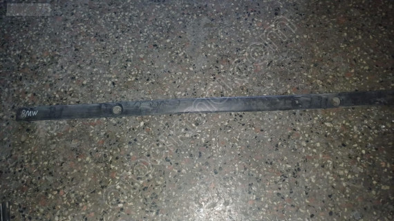 1996-2000 BMW E39 arka tampon orta çıtası