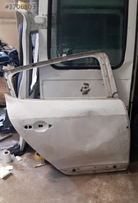 RENAULT MEGANE 3 SAĞ ARKA KAPI 3