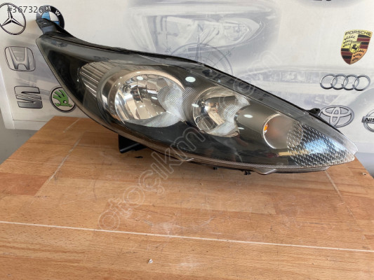 FORD FİESTA MAKYAJSIZ KASA SAĞ FAR İÇİ SİYAH ÇIKMA