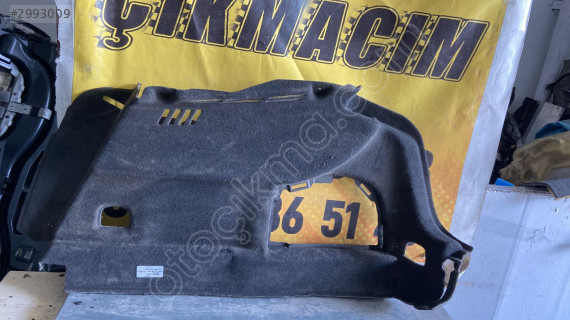 Audi a3 sağ bagaj kaplaması
