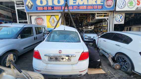 FİAT LİNEA ORJİNAL ÇIKMA KOMPLE DOLU BAGAJ KAPAĞI BEYAZ