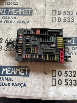 ÇIKMA BMW F30 926111103 SİGORTA KUTUSU