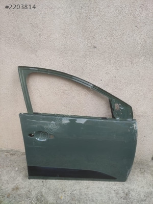 DACİA SANDERO SAĞ ÖN KAPI