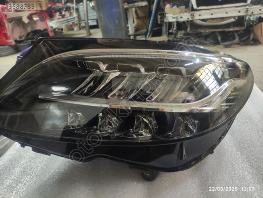 W205 makyajlı sol ön far