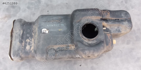 nissan navara 2011 4x2 çıkma orjinal yakıt deposu (son fiyat)