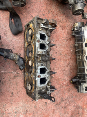 PEUGEOT  306   1.8  8 VALF    SİLİNDİR  KAPAĞI  DOLU