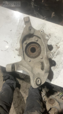 A2053572600 Mercedes w205 sağ taşıyıcı