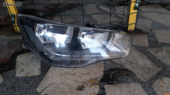 AUDI A1 2013 MODEL SAĞ FAR