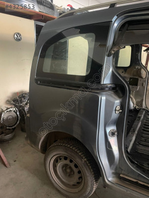 CITROEN BERLİNGO SAĞ ARKA ÇAMURLUK ORJİNAL ÇIKMA