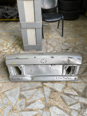 TOYOTA CARİNA ÇIKMA ARKA BAGAJ KAPAĞI