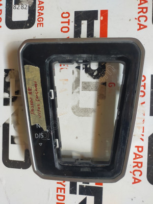 PASSAT B8 VİTES ÇERÇEVESİ 3G1713203M