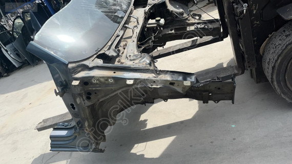 SKODA SUPERB SAĞ ÖN ÇEYREK ŞASE OTO FEDAİ