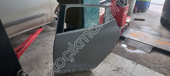 Renault Clio IV arka sol kapı orijinal çıkma