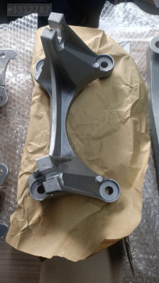 Alfa Romeo Giulia şanzıman kulağı braketi