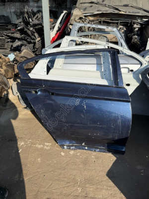 VW PASSAT B8 SAĞ ARKA KAPI ÇIKMA ORJİNAL
