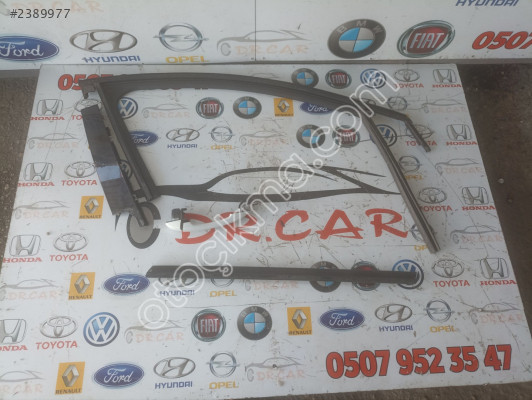 RENAULT MEGANE 4 SAĞ ÖN KAPI DIŞ MALZEMELERİ ÇIKMA PARÇA