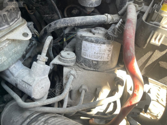 VOLVO S60 T5 FREN ANA MERKEZİ