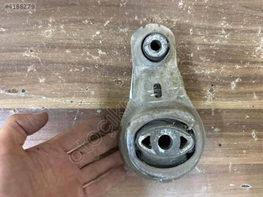 RENAULT TRAFFİC TRAVERS TAKOZU , TRAFFİC MOTOR KULAĞI