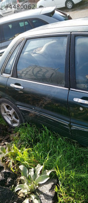 Mitsubushi galant sağ arka kapı