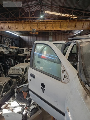 fiat palio sağ ön kapı hatasız