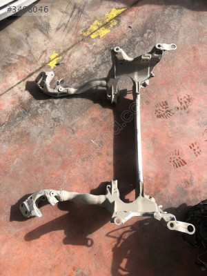 AUDİ A4 ÖN TRAVERS. 428730630