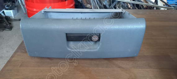 Grand Voyager - Caravan sağ ön koltuk çekmece OEM 812590AC orj
