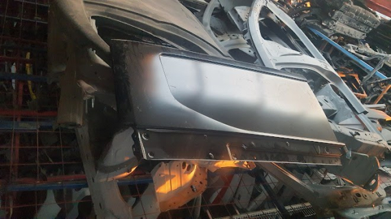 FORD CUSTOM 24 /25 SAĞ ARKA CAMURLUK ÜSTÜ SEFALILAR OTO CIKMA