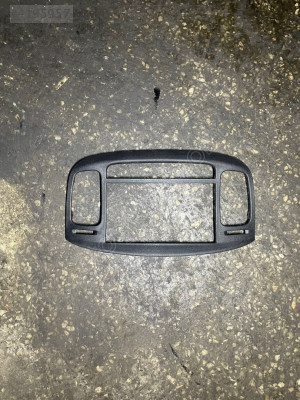 HYUNDAİ ACCENT ERA TEYP ÇERÇEVESİ