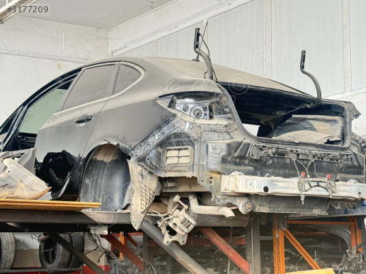 Opel astra j kasa arka Çamurluk