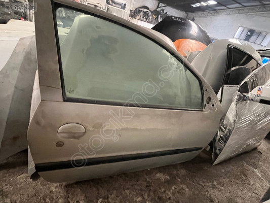 Peugeot 206 sağ ön kapı çıkma orijinal