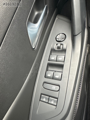 Peugeot 408 cam düğmesi