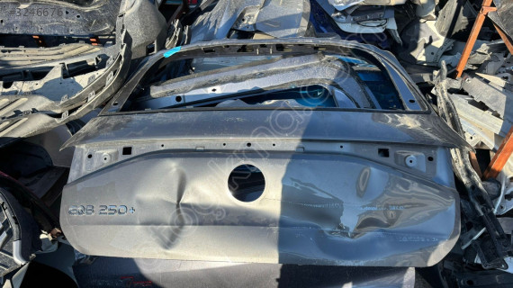 MERCEDES EQB BAGAJ KAPAĞI