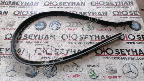 Polo 2012 arka sağ kapı toz lastiği