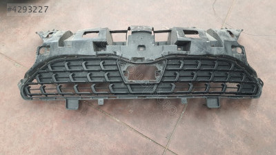 toyota yaris cross ön tampon panjur sefalılar oto cıkma