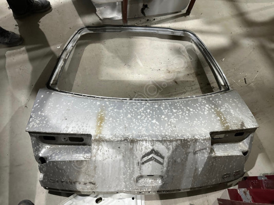 CİTROEN C5 ÇIKMA ORJİNAL BAGAJ KAPAĞI KD3