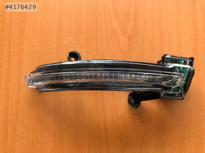 RENAULT KADJAR SAĞ AYNA SİNYALİ ORJİNAL